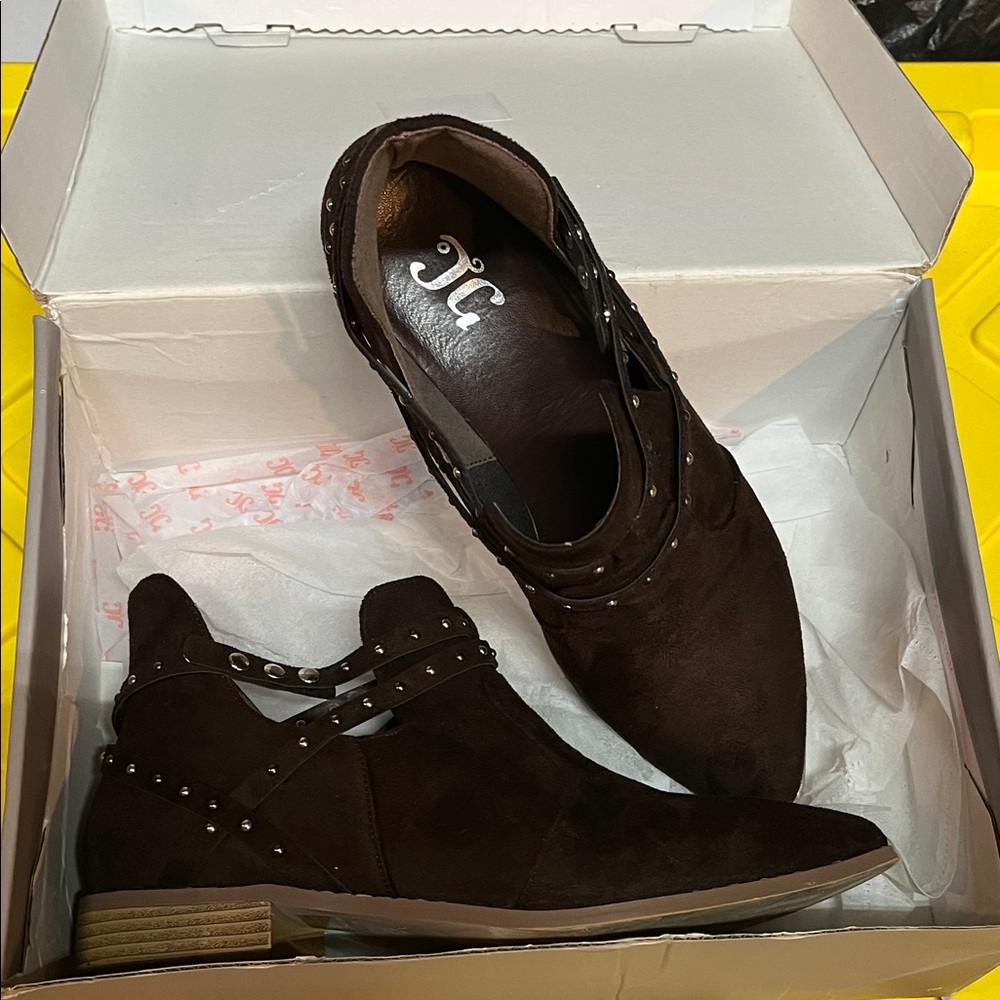 Elegant Brown Suede Women’s Booties